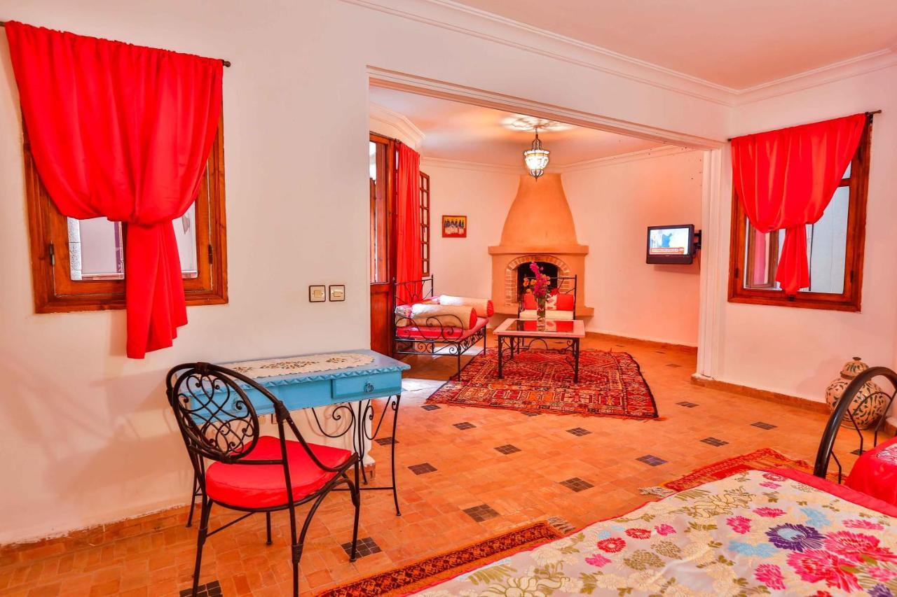 Riad Al Khansaa Szavíra Kültér fotó