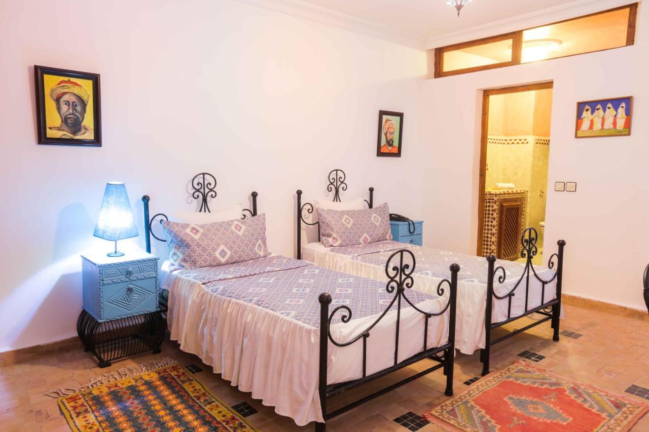 Riad Al Khansaa Szavíra Kültér fotó