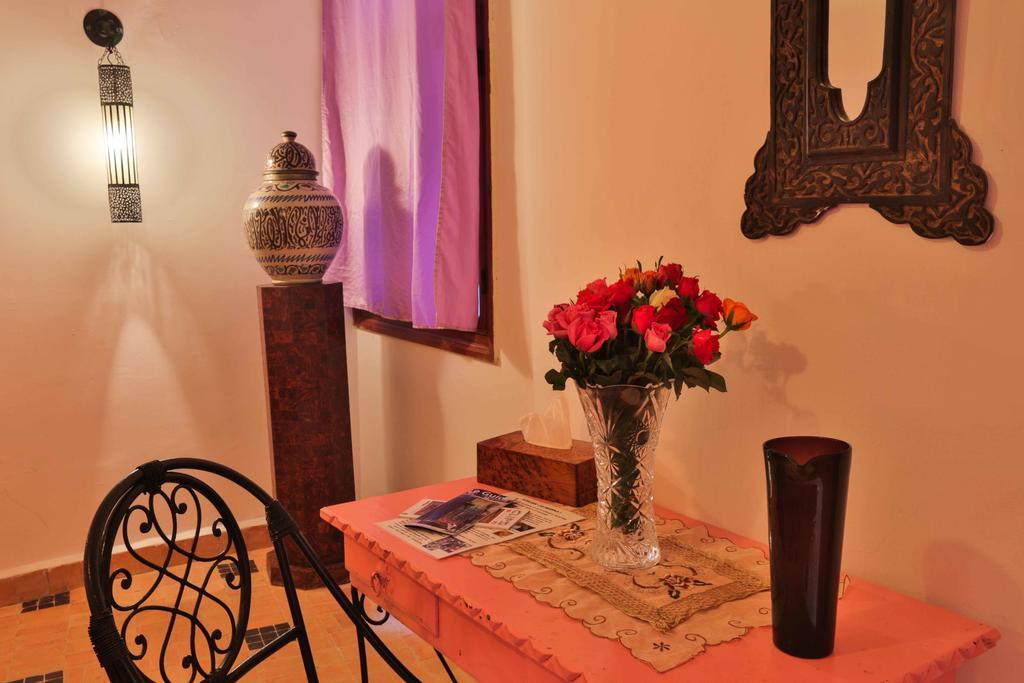 Riad Al Khansaa Szavíra Kültér fotó